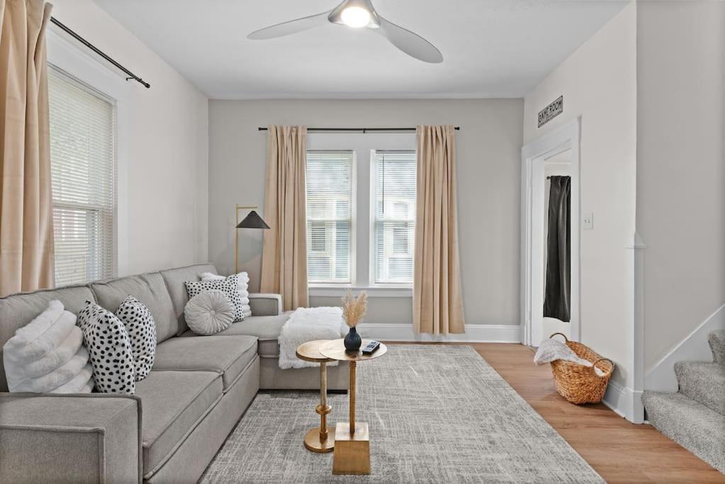 Villa Charming Retreat In Cleveland Extérieur photo