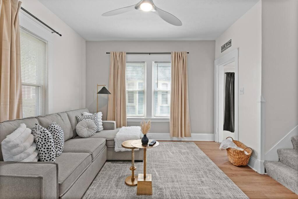 Villa Charming Retreat In Cleveland Extérieur photo
