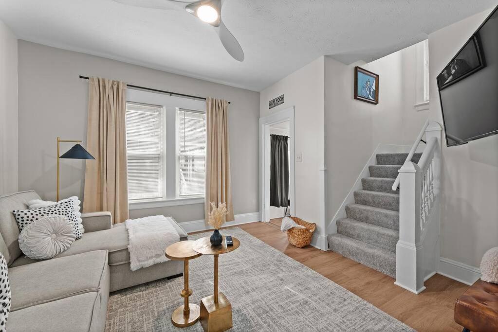 Villa Charming Retreat In Cleveland Extérieur photo